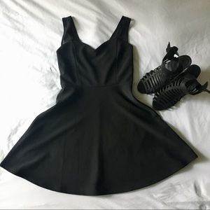 ☘️ NWT Forever 21 Little Black Dress skater skirt